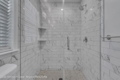 33 Avenue C, Atlantic Highlands NJ  07716-1069 exterior