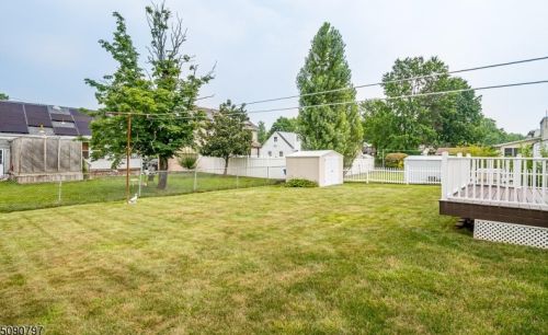 57 Francis St, Iselin NJ 08830-1121 exterior