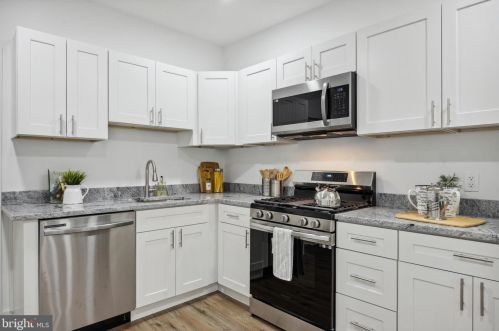 1629 2nd St, Philadelphia PA 19133-0033 exterior