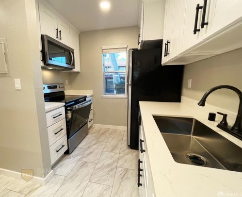 1502 Parkwood Pl, Concord CA 94521-2203 exterior