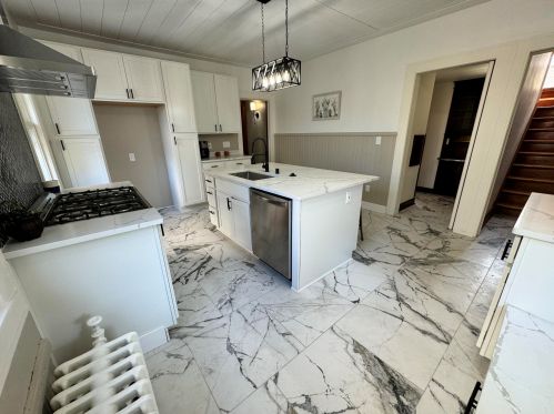 3225 Hackett Ave, Milwaukee WI 53211-3140 exterior