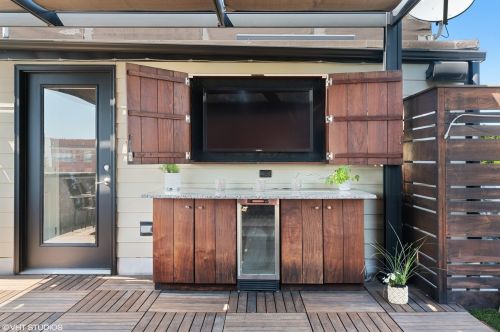 3550 Hoyne Ave, Chicago IL 60643-3323 exterior