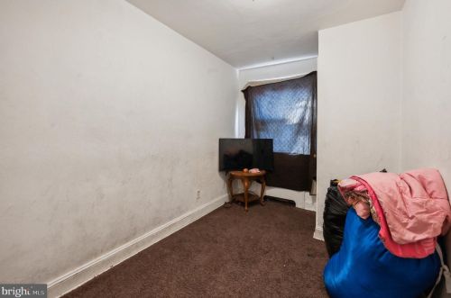 2422 Upland St, Chester PA 19013-6007 exterior