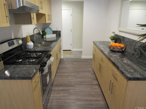 15561 Boleyn Cir, Tustin CA 92780-4215 exterior