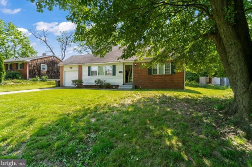 1631 12th St, Trenton, NJ 08638-2907