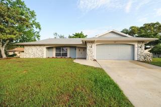 8701 Lincolnshire Dr, Port Richey FL  34667-2674 exterior