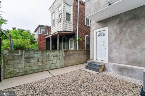 2433 17 St, Philadelphia PA 19121-1604 exterior