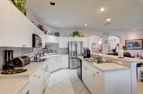 12708 Coral Lk Dr, Boynton Beach FL 33437-4142 exterior