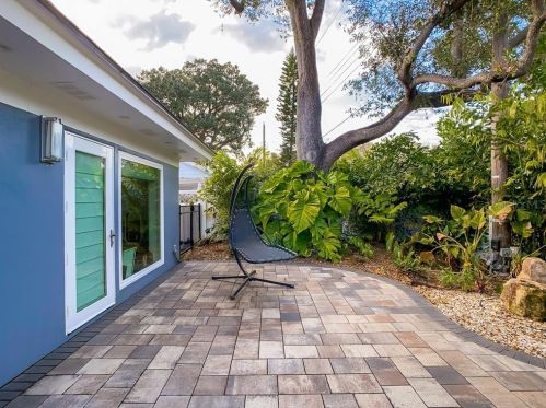 591 Luzon Ave, Tampa FL 33606-3623 exterior