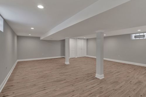 9852 Frst Ave, Chicago IL 60628-1439 exterior