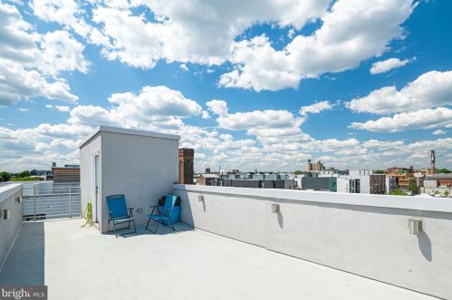 1622 Front St, Philadelphia PA 19122-3202 exterior