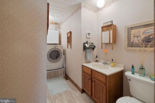 1165 Fox Run Ter, Hanover PA 17331-8742 exterior