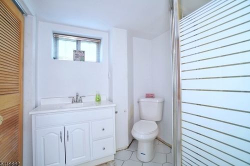 80 Howard St, Perth Amboy NJ 08861-1525 exterior