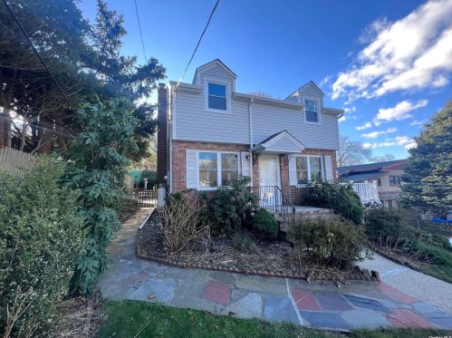 55 Lodge Ave, Huntington Station, NY 11746-3473