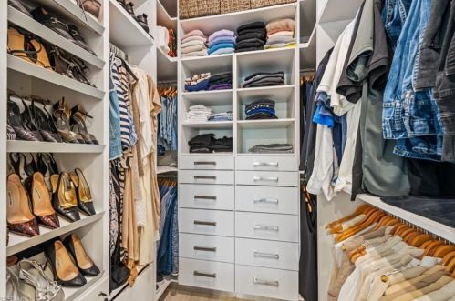 743 Reef Pt Cir, Naples FL 34108-8705 exterior