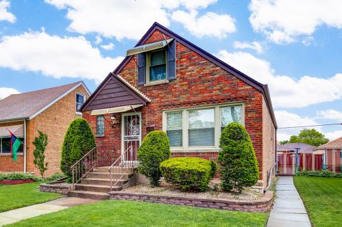 8925 Jeffery Blvd, Chicago, IL 60617-2926