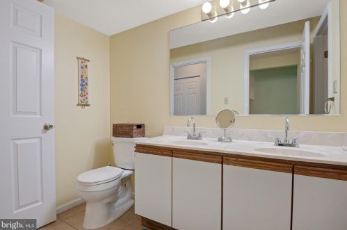 136 Pinnacle Point Dr, Lancaster PA  17601-1771 exterior