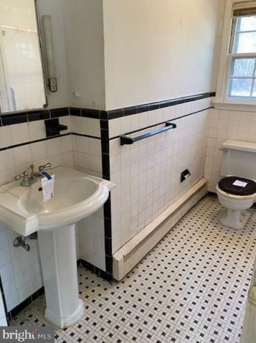 436 Northwest Dr, Silver Spring MD 20901-1435 exterior