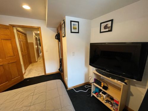 2746 Ashland Ave, Chicago IL 60657-6564 exterior