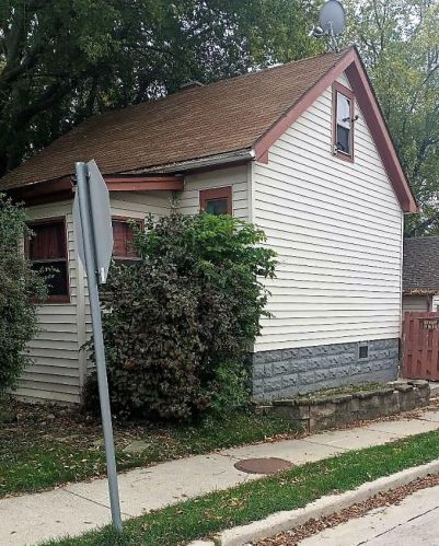 1901 68th St, Milwaukee WI  53213-1901 exterior