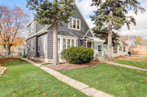 4277 29th St, Milwaukee, WI 53216-1817