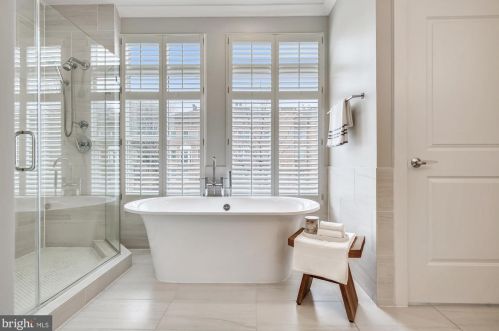 1125 Royal St, Alexandria VA 22314-4310 exterior