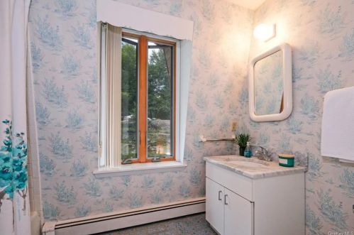 22 Carolyn Pl, Armonk NY 10504-1101 exterior