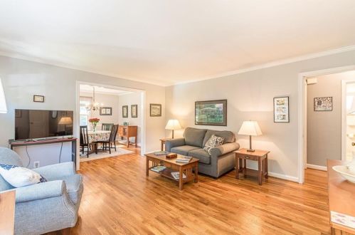 1714 Belle Isle Cir, Atlanta GA 30329-2527 exterior