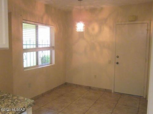 821 Paseo Del Prado, Green Valley AZ 85614-1974 exterior