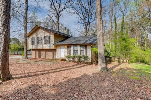 1890 Harts Mill Rd, Atlanta, GA 30341-1766