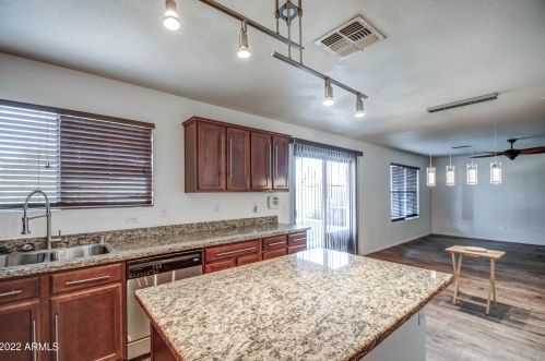 5912 Albeniz Pl, Phoenix AZ 85043-1973 exterior