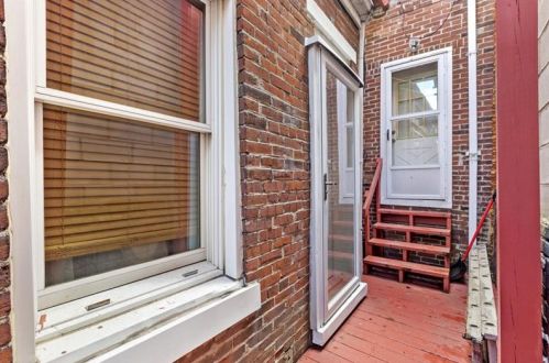 2013 E, Pittsburgh PA 15209-1809 exterior