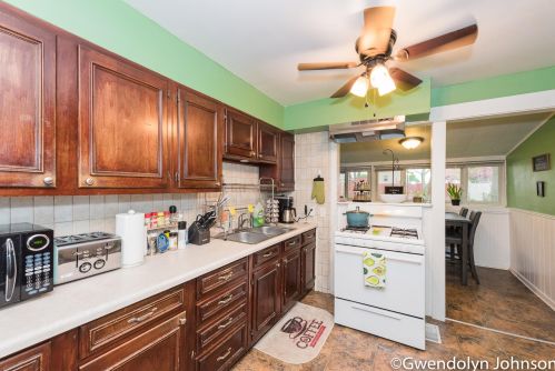 1321 Whiting St, Wyoming MI  49509-1052 exterior