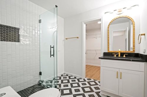 1099 Briar Vista Ter, Atlanta GA 30324-4604 exterior