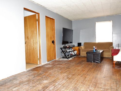 598 Wolf Lake Rd, Meskegon MI  49442-3036 exterior