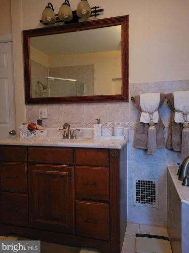 531 Benner St, Philadelphia PA 19149-3214 exterior