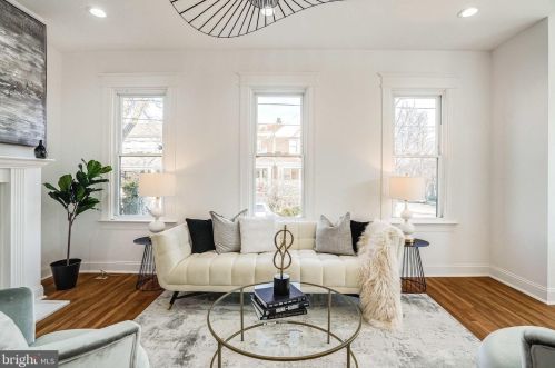 1727 16th St, Washington DC  20020-5661 exterior