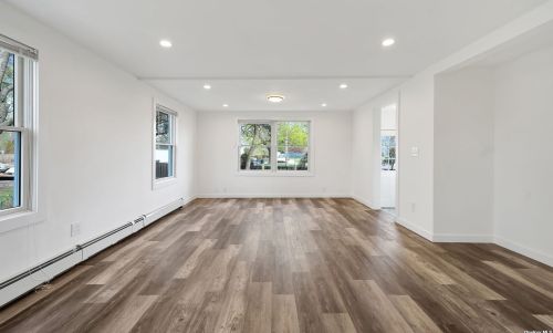 936 Harding St, Bohemia NY 11716-2102 exterior