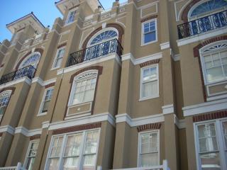 838 Clifton Heights Ln, Atlanta GA  30329-4253 exterior