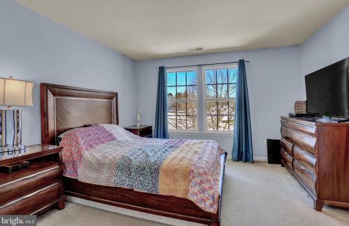 80 Frst Vw Ter, Hanover PA 17331-7449 exterior