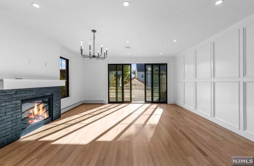 380 Lincoln Ave, Cliffside Park NJ 07010-1822 exterior