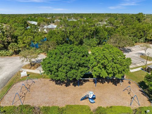 681 Little Kayak Pt, Fort Pierce FL  34983-3516 exterior