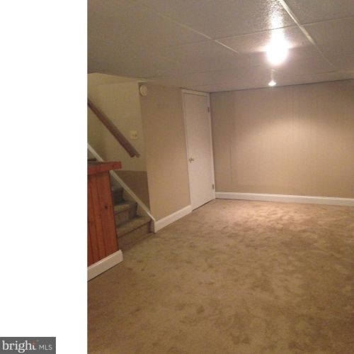 73 Victoria Dr, Chester PA 19014-1549 exterior