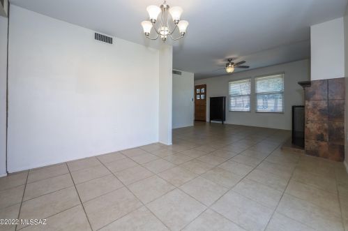 702 Kent Dr, Tucson AZ 85710-2442 exterior