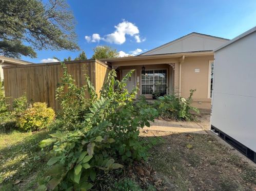 8936 Clearwater Dr, Dallas TX  75243-7108 exterior