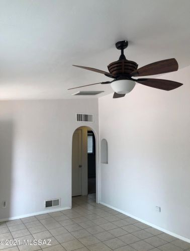 821 Lester St, Tucson, AZ 85719-3937