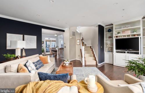 5019 Murtha St, Alexandria VA 22304-8611 exterior