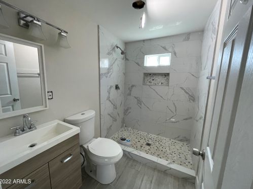 8816 1st St, Phoenix AZ  85020-2802 exterior