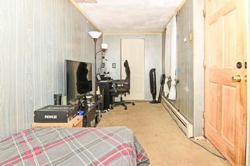 273 Essex St, Babylon NY 11704-2108 exterior