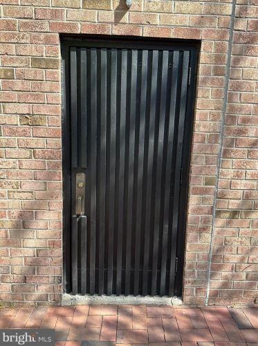 331 2nd St, Philadelphia PA 19122-3324 exterior